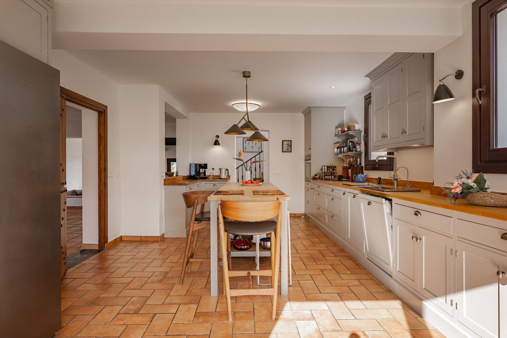 villa-modern-kitchen